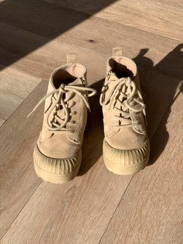 Zara beige veterschoenen maat 26  beschikbaar voor biedingen
