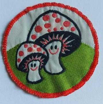 Applicatie/embleem Grappige Paddestoelen - kabouters beschikbaar voor biedingen