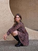 Blousejurk leopard nikkie maat 40, Kleding | Dames, Jurken, Maat 38/40 (M), Bruin, Ophalen of Verzenden, Zo goed als nieuw