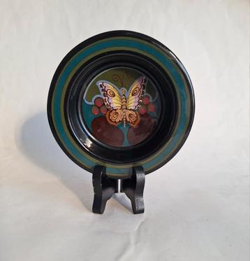 Gouda Plateel Holland. Art Nouveau schaaltje. Vlinder.  beschikbaar voor biedingen