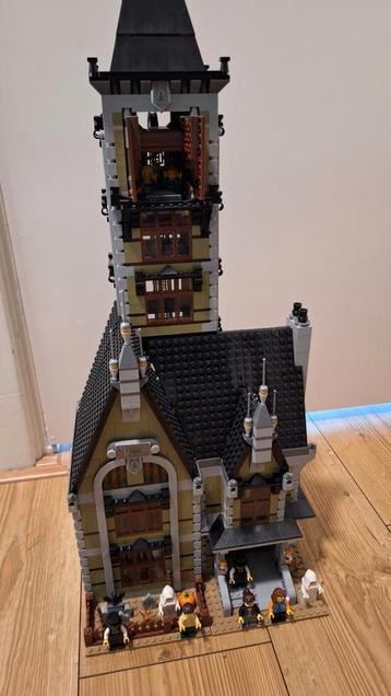 Lego 10273 haunted house  beschikbaar voor biedingen