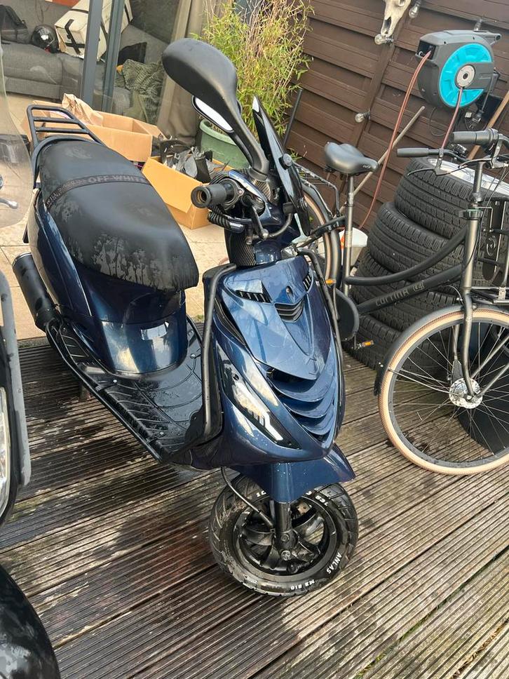 Piaggio Zip 4-takt 2017-met veel extra's!, Fietsen en Brommers, Scooters | Yamaha, Gebruikt, Overige modellen, Maximaal 45 km/u