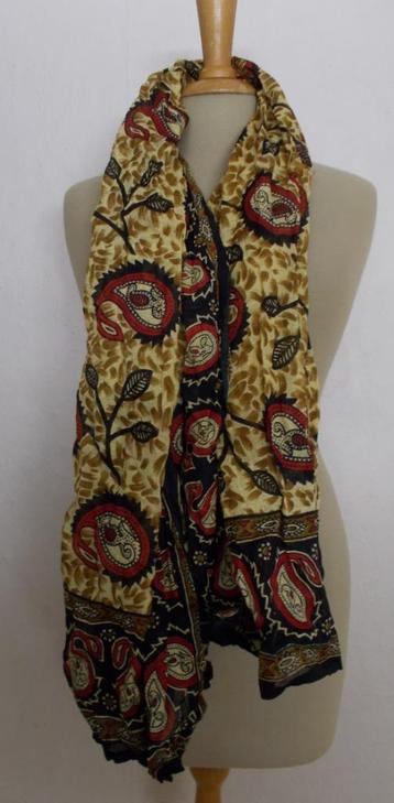 Mooie batik print sjaal beschikbaar voor biedingen