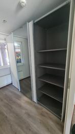 Wit kledingkast 240cm met spiegel. Monteren mogelijk, Huis en Inrichting, Kasten | Kledingkasten, Ophalen of Verzenden, Zo goed als nieuw
