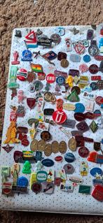 Speldjes inclusief album (2e album), Verzamelen, Speldjes, Pins en Buttons, Gebruikt, -, -, Ophalen of Verzenden