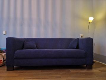 Gratis afhalen: blauwe tweezits bank