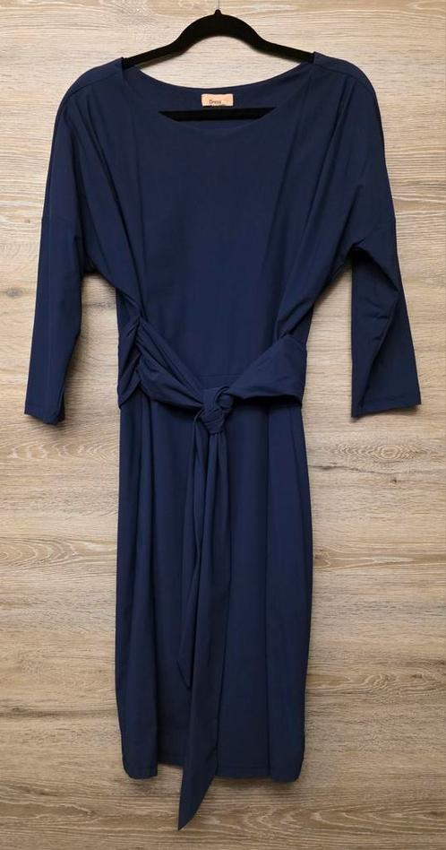 Mooie sjieke jurk van Dressire van V&D, maat XL, Kleding | Dames, Jurken, Zo goed als nieuw, Maat 46/48 (XL) of groter, Blauw