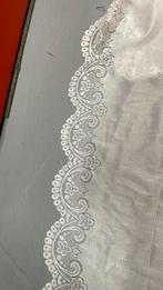 Tafelkleed stof met mooie rand van kant., Wit, Ophalen of Verzenden, 30 tot 120 cm, Kant