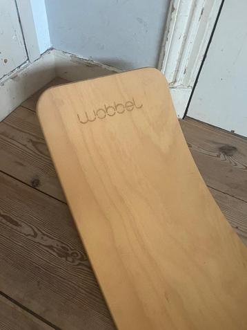 Wobbel balans hout beschikbaar voor biedingen