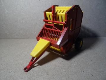 BRITAINS FARM 1:32, Ronde Hooibaal Maker, Zie Foto`s beschikbaar voor biedingen