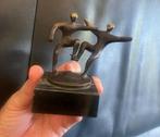 Bronzen beeldje Corry Ammerlaan, Verzenden
