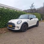 Mini 1.5 D ONE 70KW 2014 Wit, Auto's, Voorwielaandrijving, 95 pk, 4 stoelen, Wit