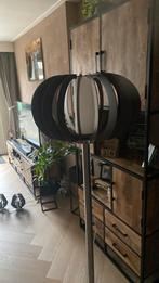 Moderne houten staande lamp en 2 tafellampjes., Huis en Inrichting, Lampen | Vloerlampen, Ophalen, Zo goed als nieuw, Hout, 100 tot 150 cm