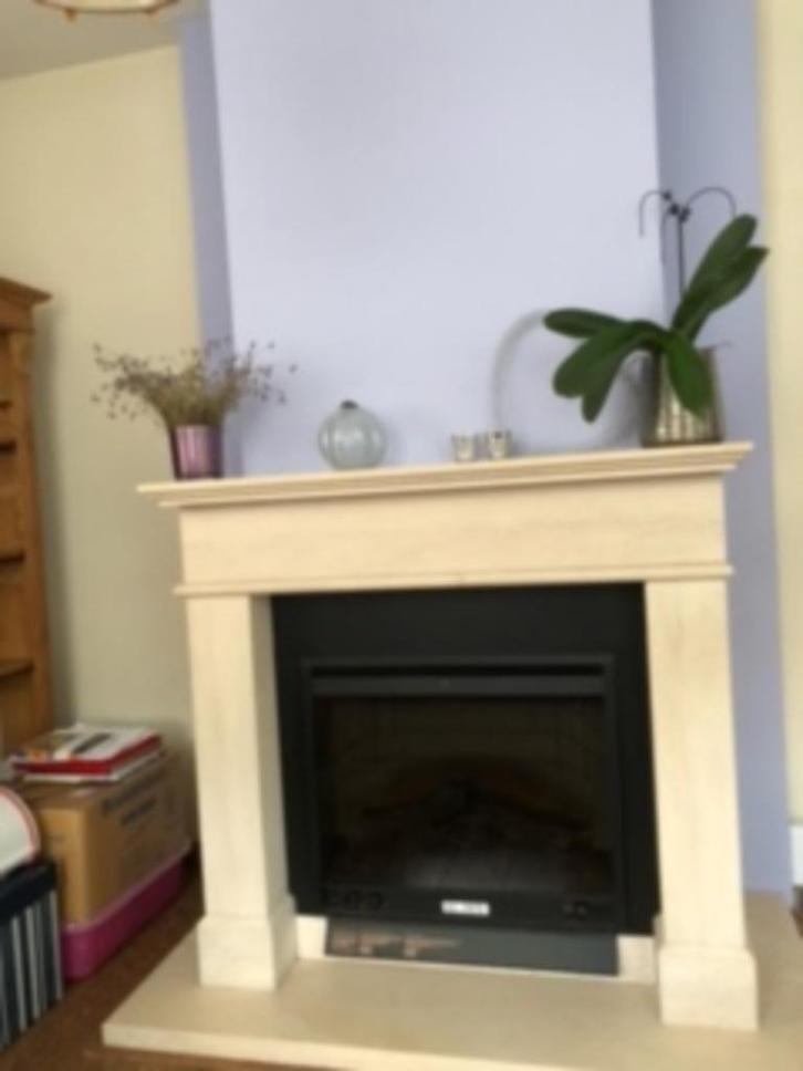 Natuurstenen schouw met elektrische haard, Huis en Inrichting, Haarden, Gebruikt, Elektrische haard, Ophalen