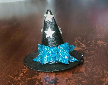 Mini heksenhoedje op haarclip - Halloween beschikbaar voor biedingen