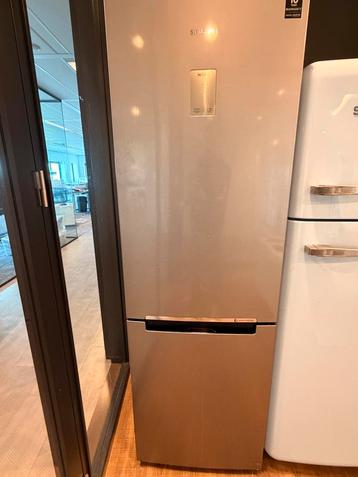 Samsung Koelkast met Vriesvak - Zo Goed Als Nieuw beschikbaar voor biedingen