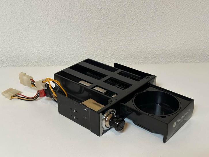 Thermaltake Drive Bay Accessoire, Computers en Software, Computerbehuizingen, Zo goed als nieuw, Ophalen of Verzenden