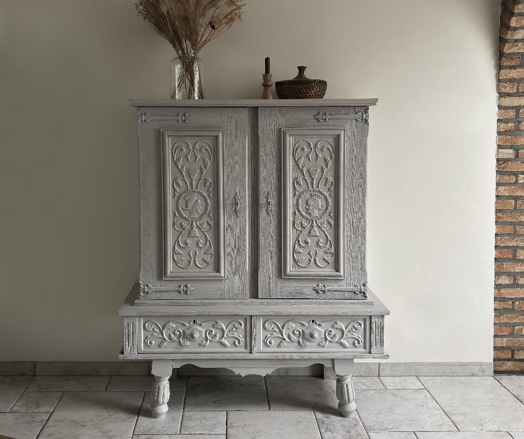 Antieke kast, Ophalen