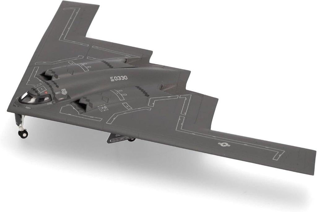 Northrop B-2A Spirit of California Whiteman AFB Herpa 573092, Schaalmodel, Herpa Miniaturmodelle GmbH Leonrodstraße 46-47 herpa@herpa.de