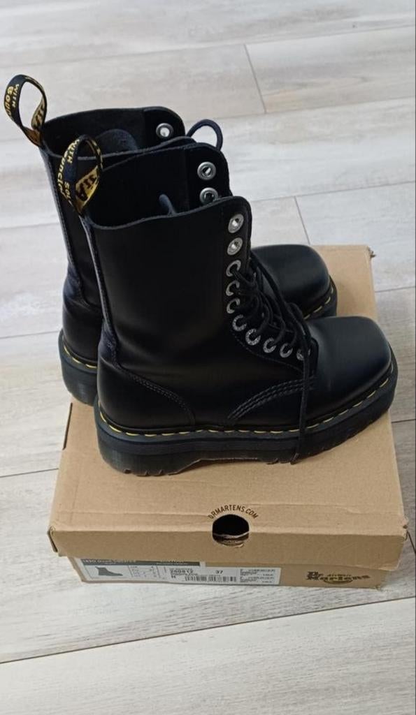Als nieuw! Dr. Martens 1490 Quad Squared Black, Kleding | Dames, Zwart, Ophalen of Verzenden, Dr. Martens, Zo goed als nieuw