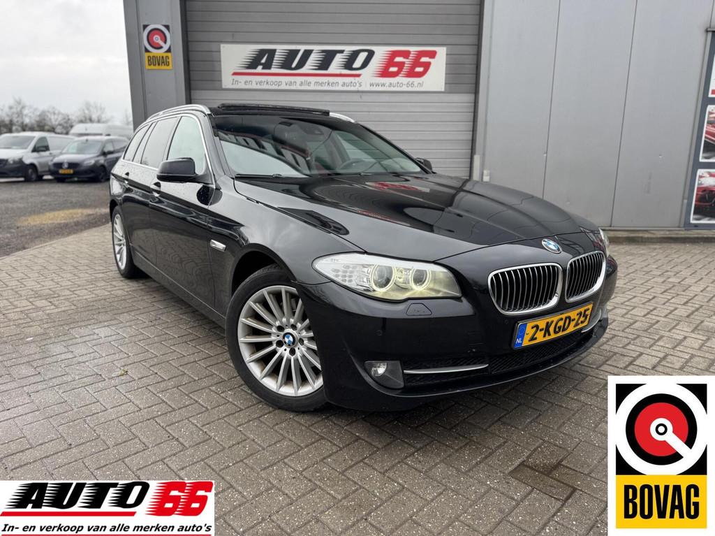 BMW 5-serie Touring 520d Executive Pano,Navi,, Auto's, Achterwielaandrijving, Zwart, 2000 kg, Zwart
