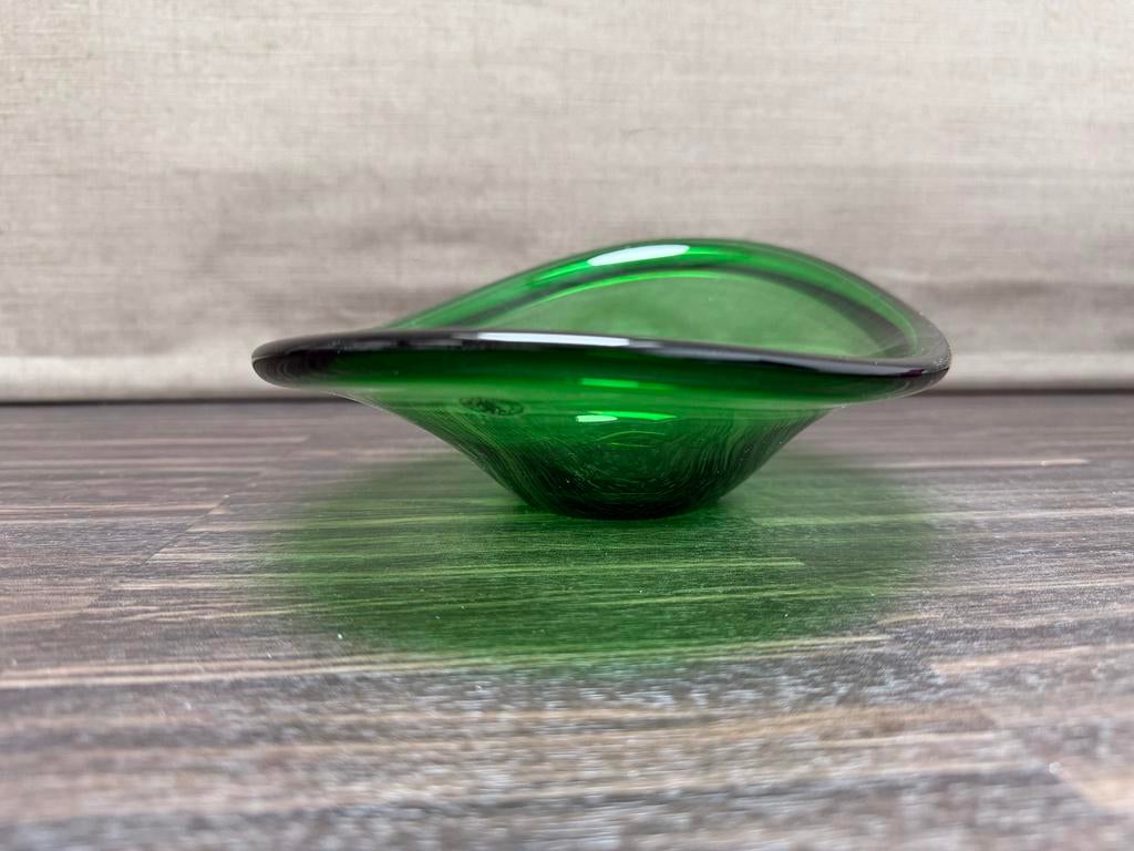 Handgemaakte Groene Glazen Decoratieve Schaal, Antiek en Kunst, Ophalen of Verzenden