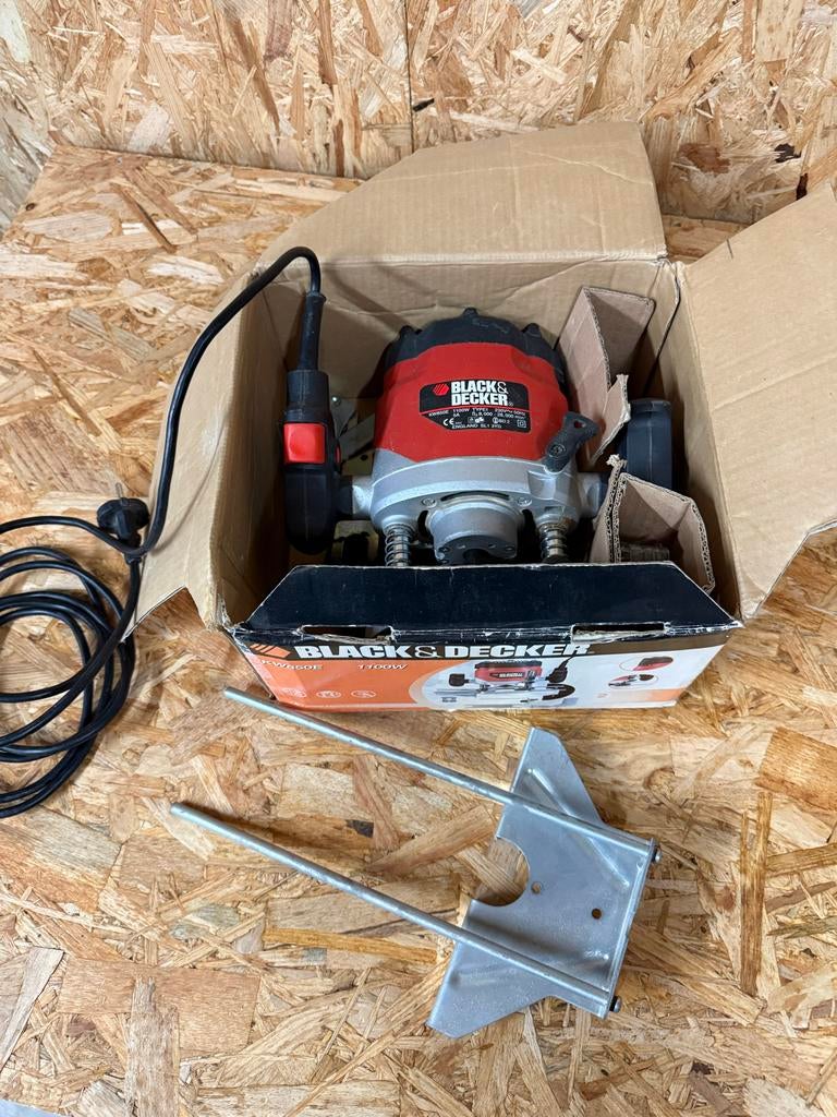 Black&Decker bovenfrees, Doe-het-zelf en Verbouw, Ophalen of Verzenden, Gebruikt, Elektrisch, Bovenfrees