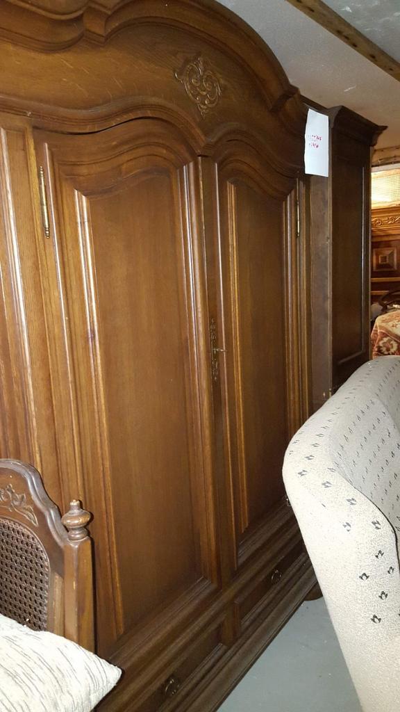 Klassiek eiken wandkast, Huis en Inrichting, Ophalen, Gebruikt, 25 tot 50 cm, Minder dan 150 cm