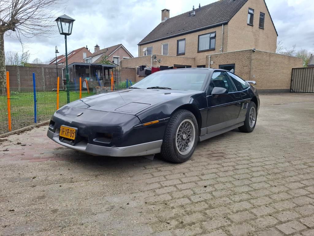 Pontiac Fiero 2.8 GT K6 1986  wegenbelasting vrij APK 2028, Auto's, 454 kg, Achterwielaandrijving, 1280 kg, Zwart