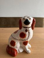 Antiek keramiek Staffordshire kast(hoeren)hondje, Ophalen of Verzenden, Zo goed als nieuw, Dier