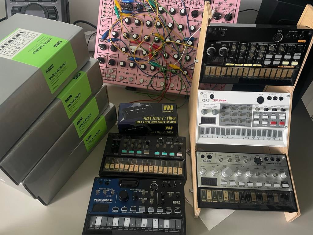 Korg Volca Serie, fm, bass, nubass, sample, beats, Muziek en Instrumenten, Korg, Zo goed als nieuw, Met midi-aansluiting, Overige aantallen