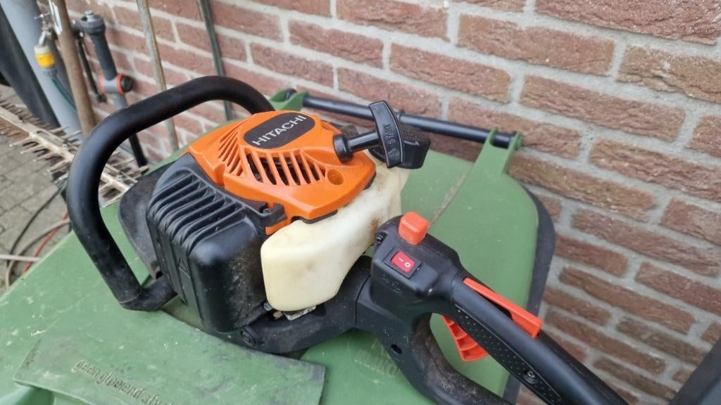 Hitachi CH22EBP2 Heggenschaar, Ophalen, Zo goed als nieuw, Benzine