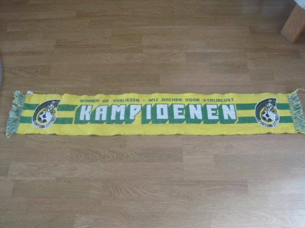 mooie fortuna- sittard sjaal verzkk, Verzamelen, Sportartikelen en Voetbal, Ophalen of Verzenden, Zo goed als nieuw, Overige binnenlandse clubs