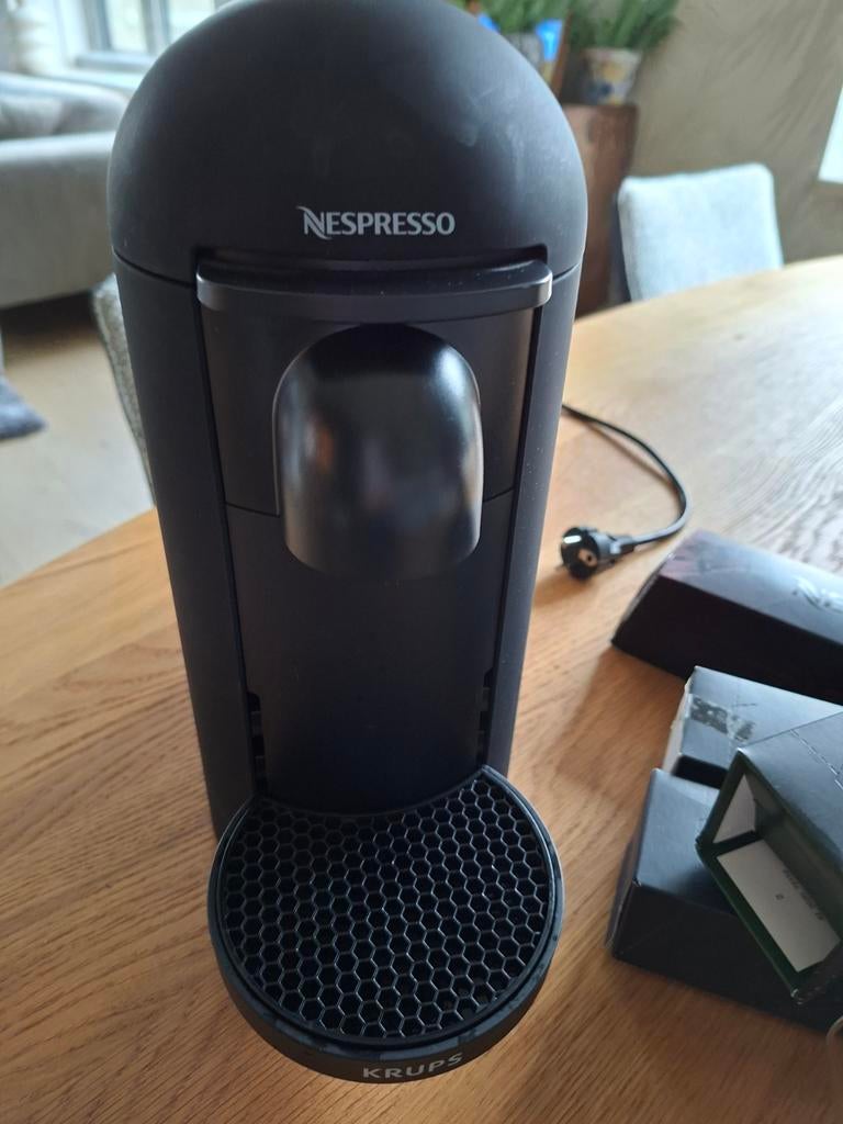 Nespresso Krups vertuo Koffiezetapparaat Zwart, Espresso apparaat, Ophalen of Verzenden, Zo goed als nieuw, 1 kopje