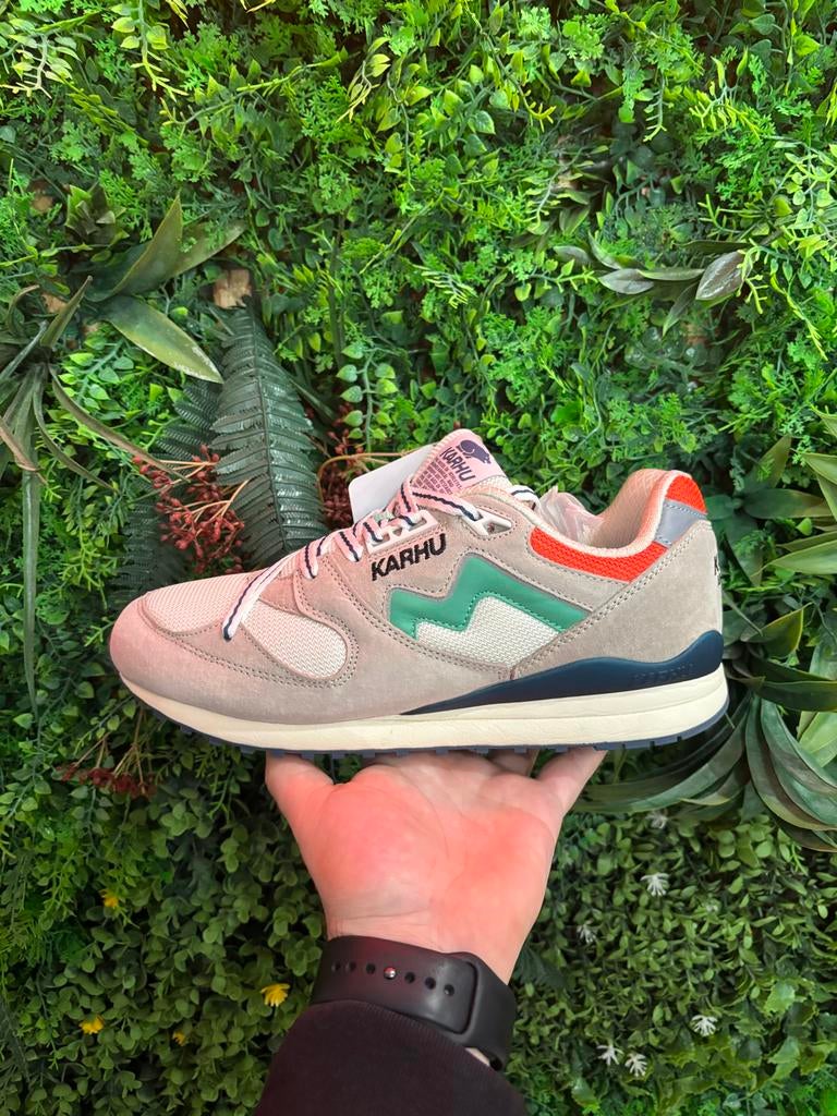Karhu sneaker grijs meerkleurig 42, Kleding | Heren, Schoenen, J, Overige kleuren, Ophalen of Verzenden, Sneakers of Gympen