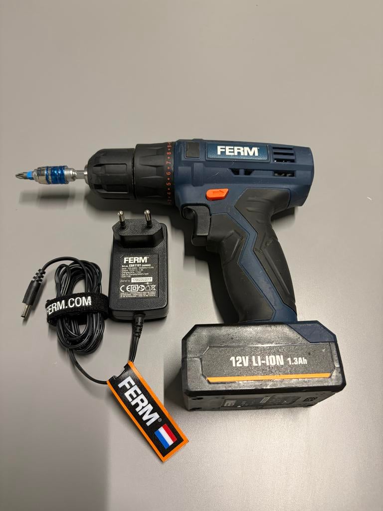 Ferm 12V Li-Ion boormachine met lader en accu, Gebruikt, Variabele snelheid, Ophalen of Verzenden, Boor- en Schroefmachine