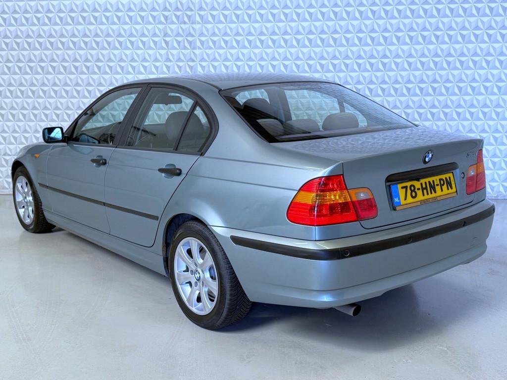 BMW 3-serie 318i / SLAAT ROND GAAT NIET AAN! (2001), Auto's, Achterwielaandrijving, Handgeschakeld, Sedan, Onderhoudsboekje