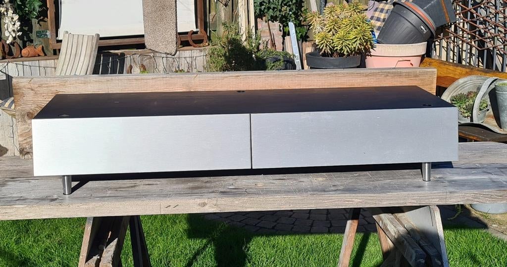Bang & Olufsen Lowboard mediakast met 2 compartimenten., Ophalen, Gebruikt