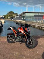 KTM Duke 125cc A1 - ABS - Akrapovic 3500 ophalen!, Particulier, 125 cc, 11 kW of minder, Sportuitlaat