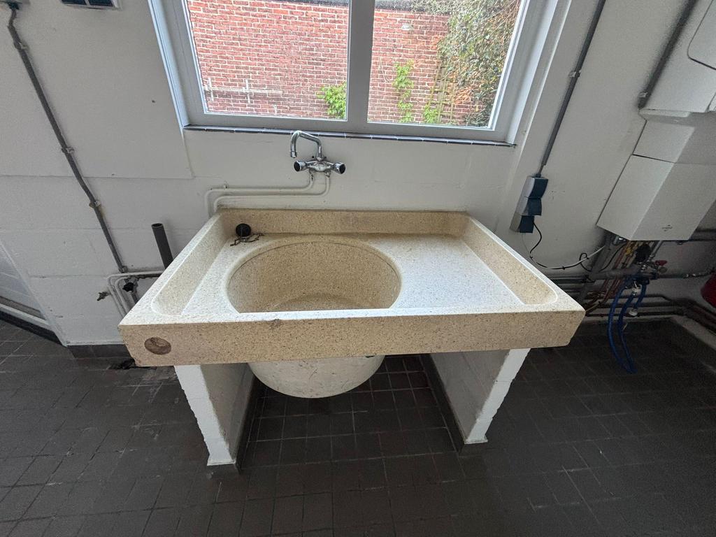 Oude massief stenen terrazzo wasbak, Doe-het-zelf en Verbouw, Sanitair, Ophalen, Gebruikt, Steen, Wastafel