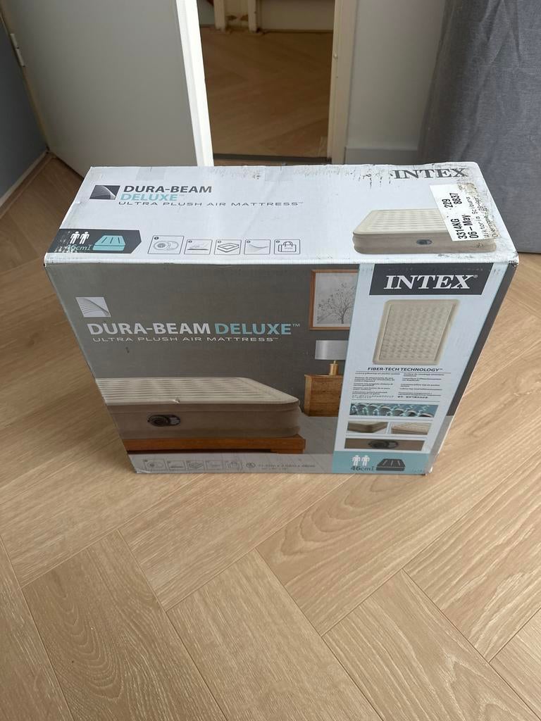 Intex Dura-Beam Deluxe Ultra Plush luchtbed, Ophalen of Verzenden, Ingebouwde pomp, Nieuw, 2-persoons