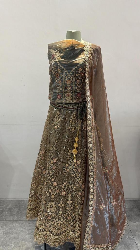 Prachtige Lehenga - Indiase feestkleding, Maat 38/40 (M), Overige typen, Bruin, Ophalen of Verzenden