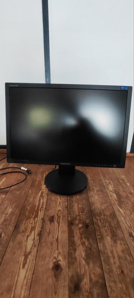 Samsung syncmaster 275 beeldscherm, Ophalen of Verzenden, Full HD, 60 Hz of minder, In hoogte verstelbaar