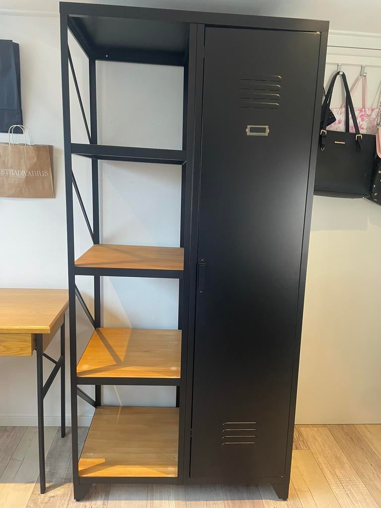 Kledingkast la re doute, Huis en Inrichting, Ophalen, Gebruikt