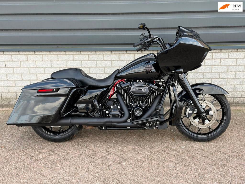 Harley Davidson FLTRXS 114 Road Glide Special BLACK EDITION, Motoren, Motoren | Harley-Davidson, Bedrijf, Meer dan 35 kW, LED Verlichting