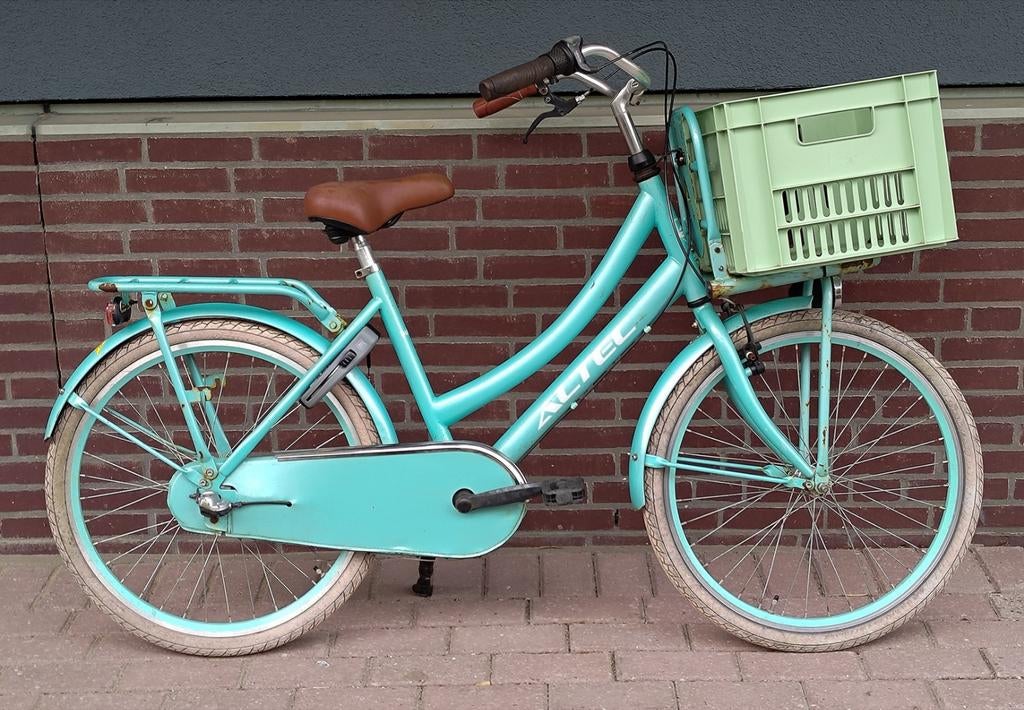 Blauwe Meisjesfiets Altec Dutch met 3 versnellingen 24inch, Ophalen, Altec, 24 inch, Versnellingen