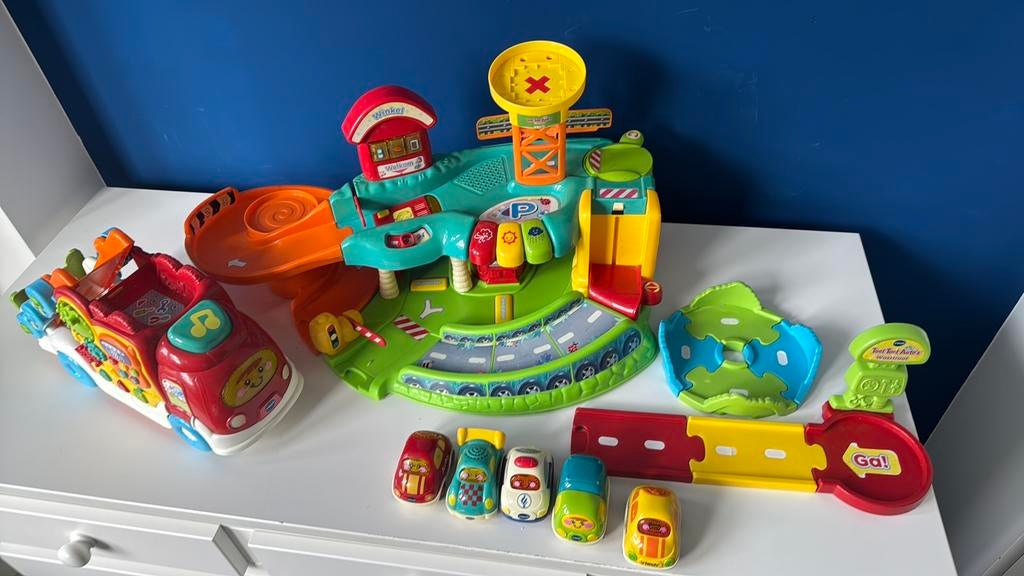 Vtech autowasstraat, auto ambulance en 5 autootjes, Ophalen of Verzenden, Gebruikt