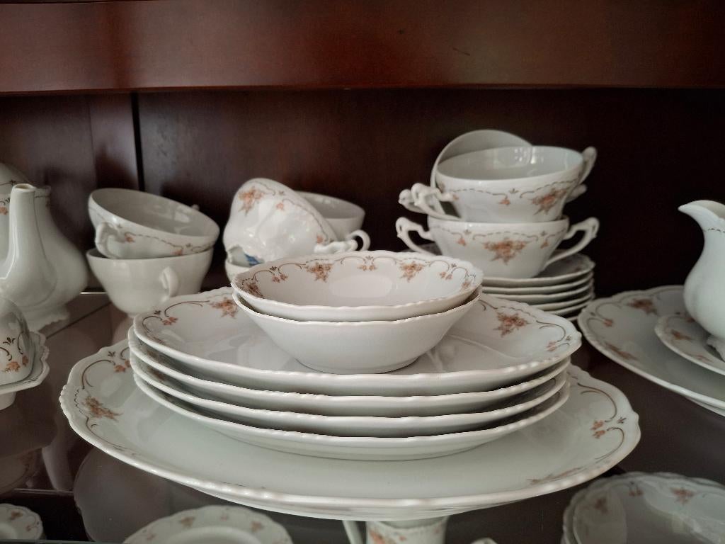 Heel mooi vintage/brocante servies met roze bloemetjes, Overige typen, Ophalen of Verzenden, Zo goed als nieuw, Overige stijlen