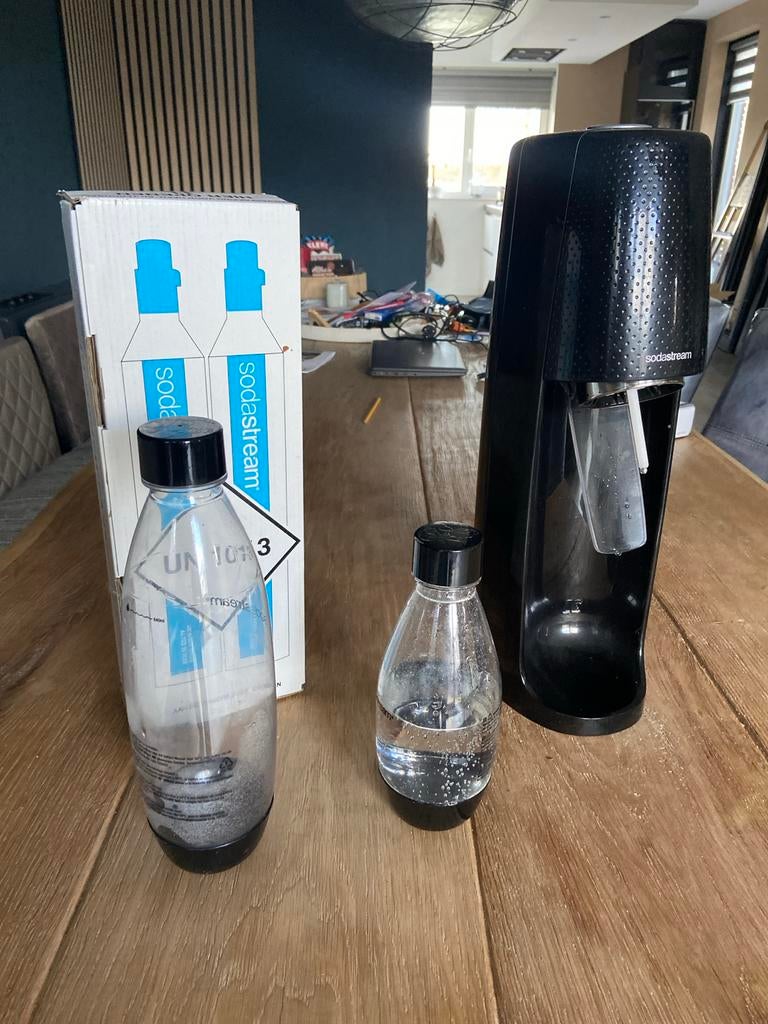 SodaStream (eerste versie) met 2 cilinders en flessen, Ophalen of Verzenden, Gebruikt