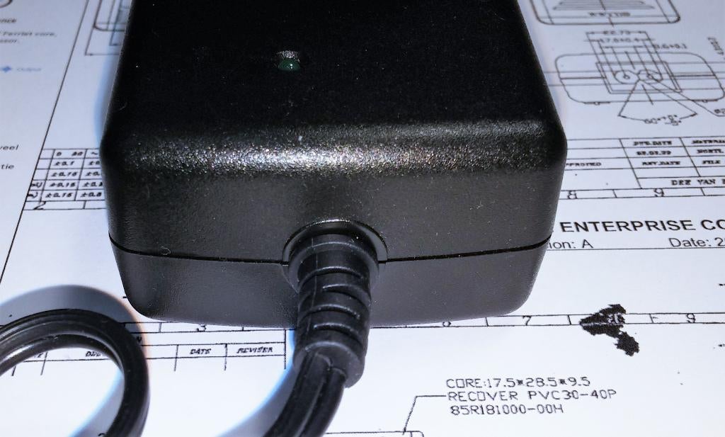 DVE DSA-0421S-12 12V 2A 2.5A 30W Adapter Router Switch Wyse, Computers en Software, Pc- en Netwerkkabels, Ophalen of Verzenden